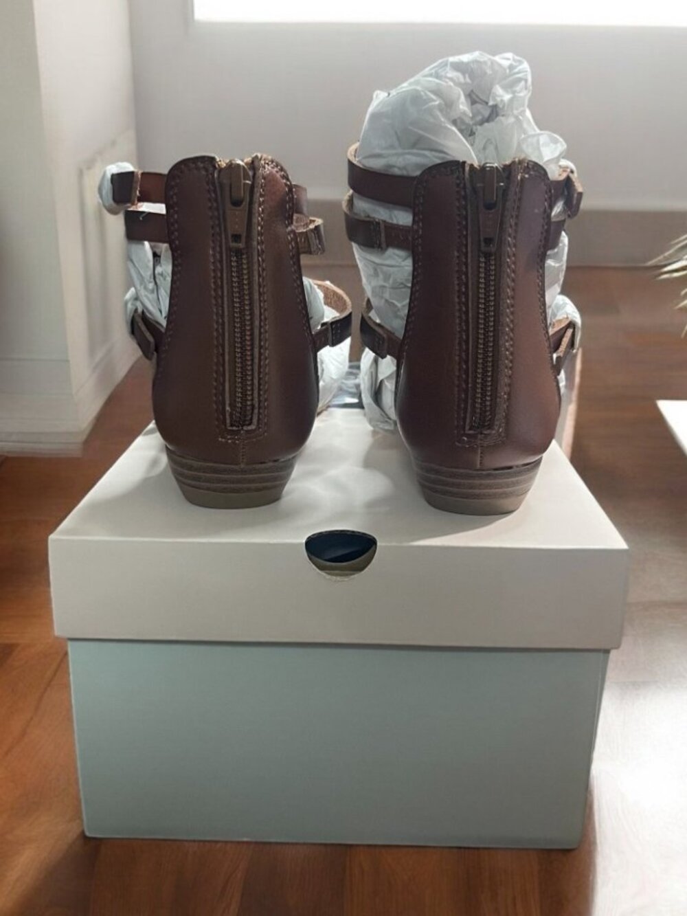 SO® Strappy Gladiator Women's Sandals, Size 6, New - Picture 4 of 10